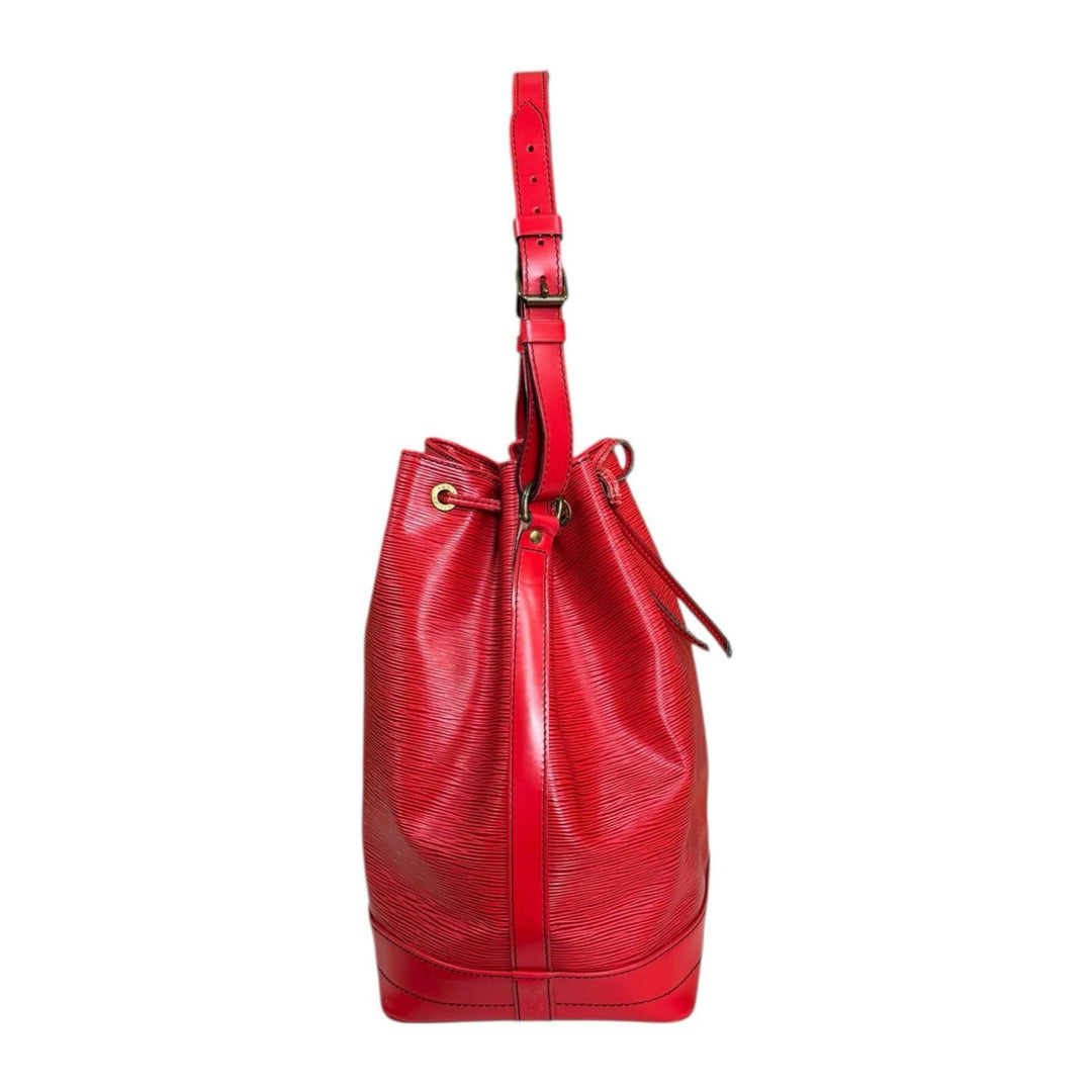 LOUIS VUITTON ルイヴィトン ノエ エピ ショルダーバッグ エピレザー