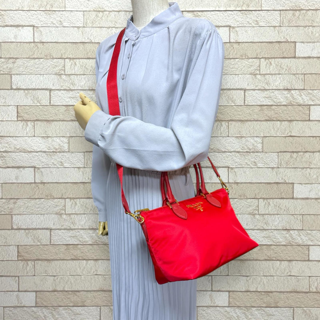 PRADA プラダ ショルダーバッグ ナイロン レッド レディース 中古