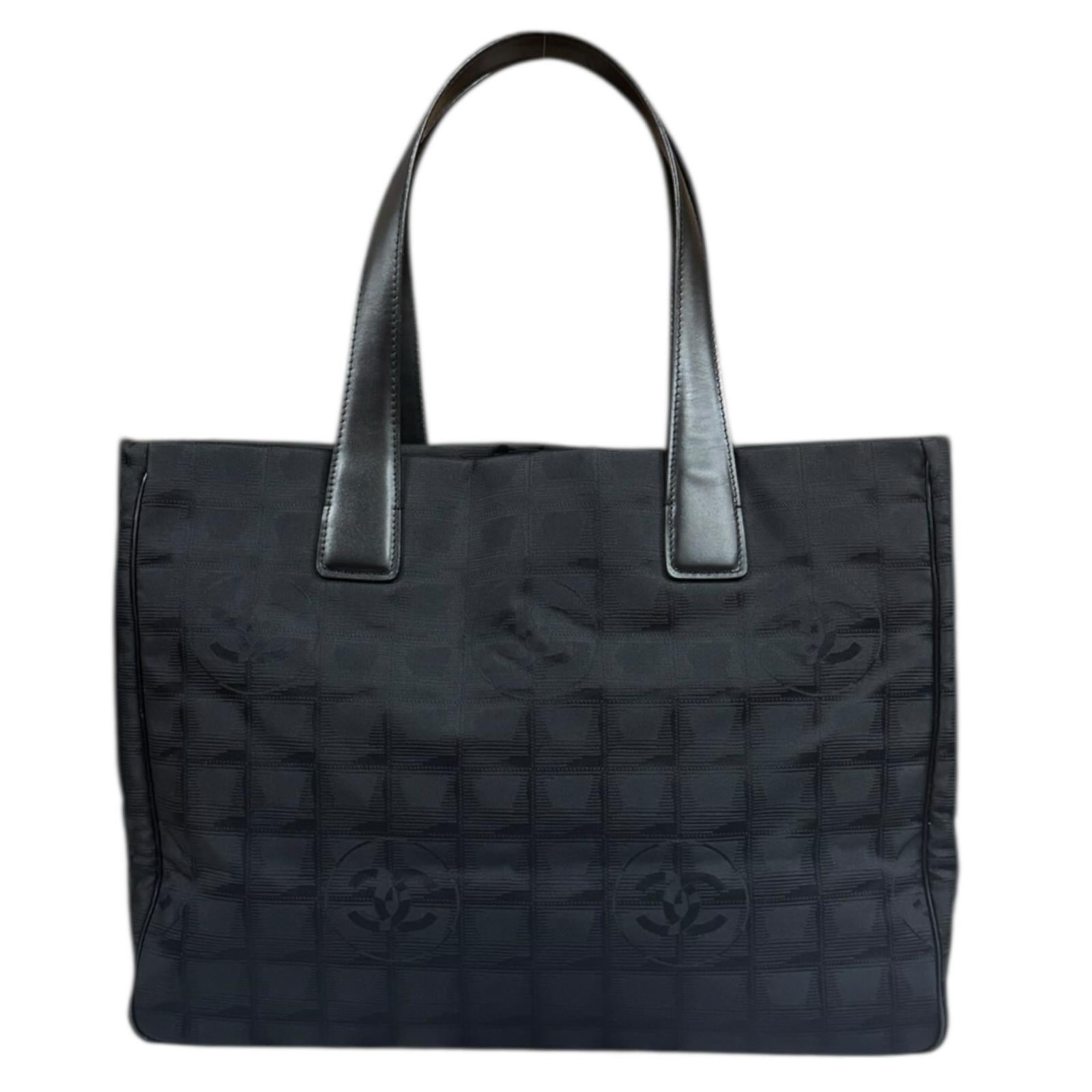 CHANEL ブラック ナイロン トートバッグ CHANEL(シャネル) / トートバッグ/ナイロン/BLK/総柄 | 中古品の