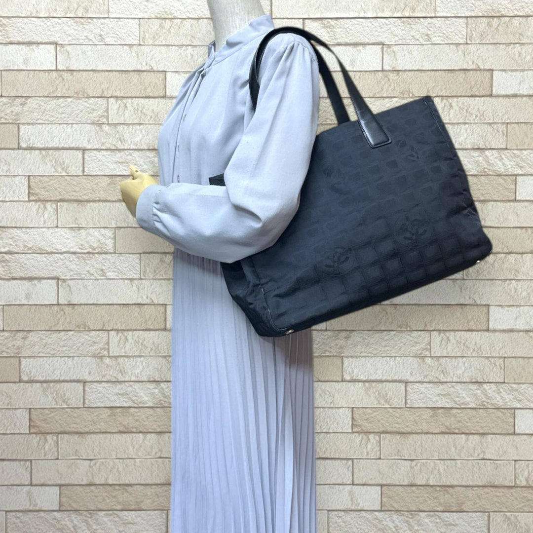 CHANEL シャネル トートMM ニュートラベル トートバッグ ナイロン