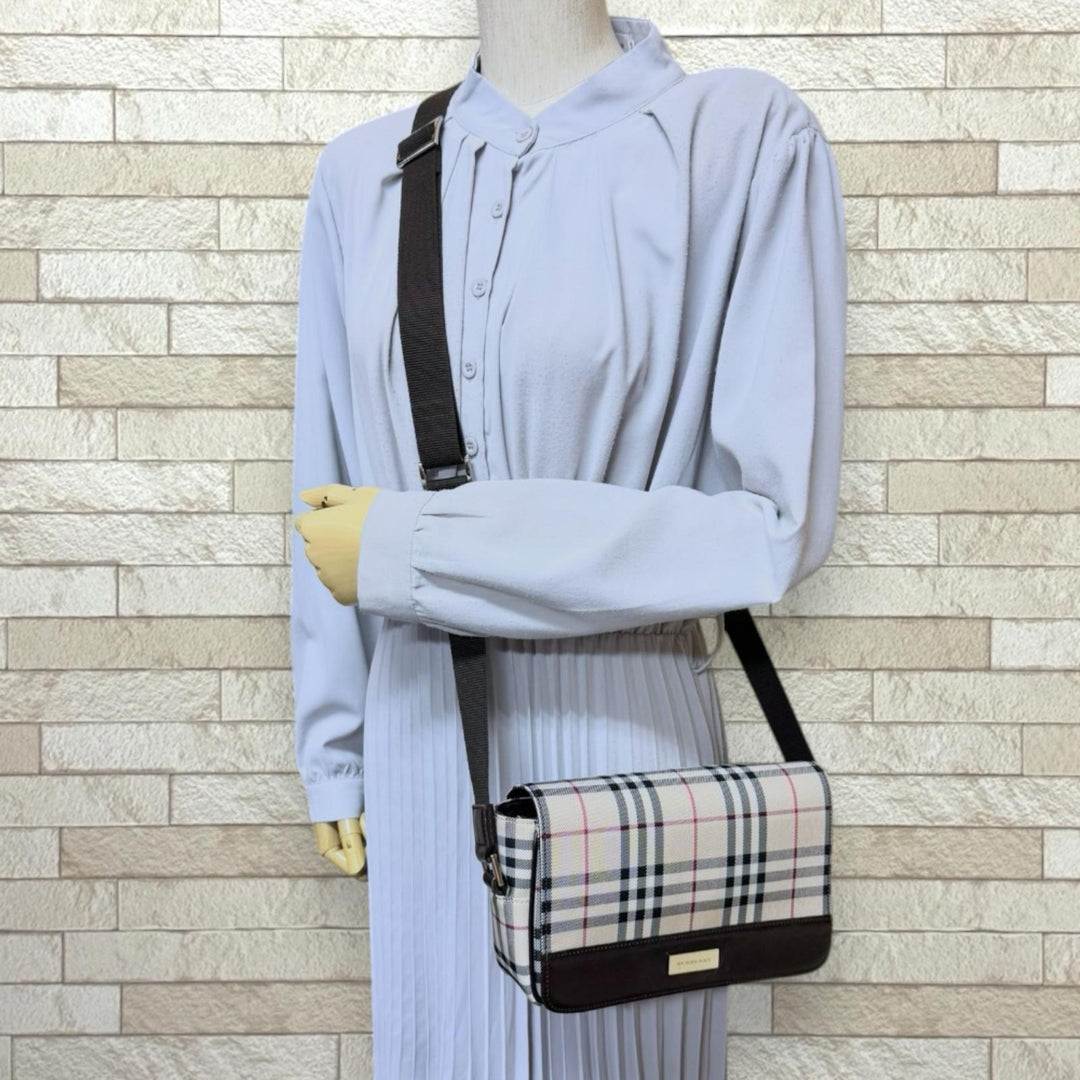 BURBERRY ショルダーバッグ キャンバス ノベルティ BURBERRY バーバリー ノバチェック ショルダーバッグ キャンバス