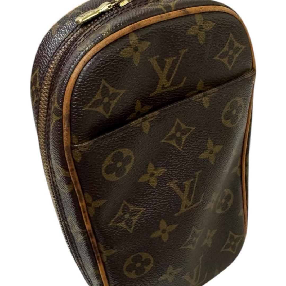 LOUIS VUITTON ルイヴィトン ポシェットガンジュ モノグラム ボディ