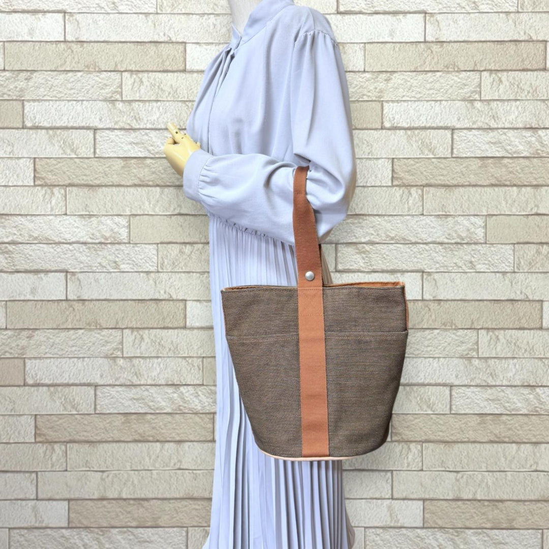 エルメス サクソー MM トワルアッシュ ハンドバッグ　*AQ5 HERMES エルメス サクソーMM ハンドバッグ トワルアッシュ ブラウン