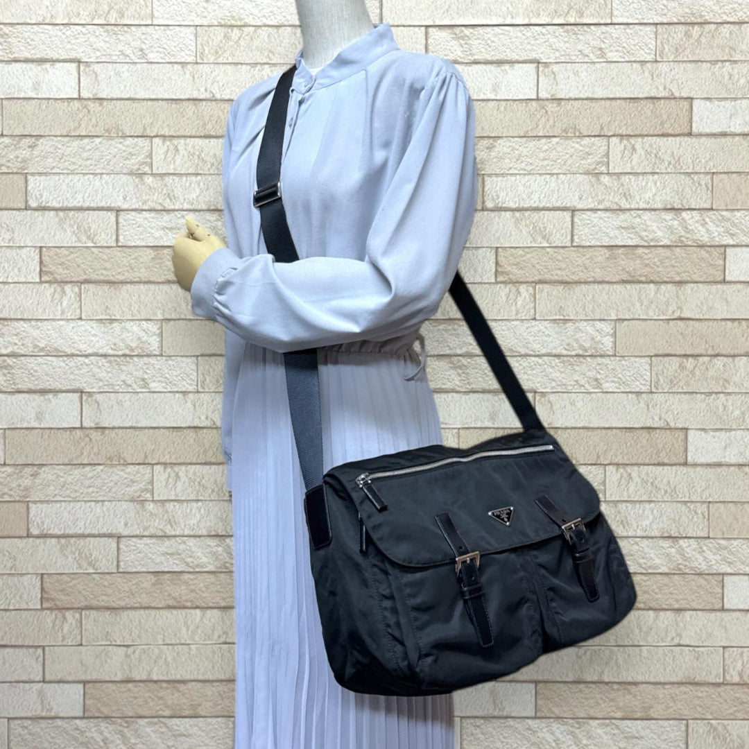 PRADA プラダ メッセンジャーバッグ ショルダーバッグ ナイロン