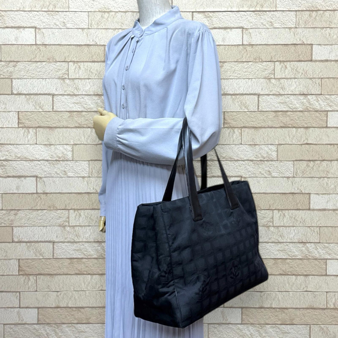 CHANEL シャネル トートMM ニュートラベル トートバッグ ナイロン