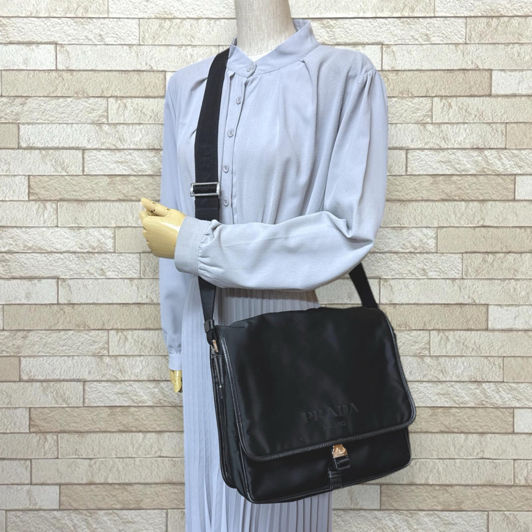 PRADA プラダ メッセンジャーバッグ ショルダーバッグ ナイロン