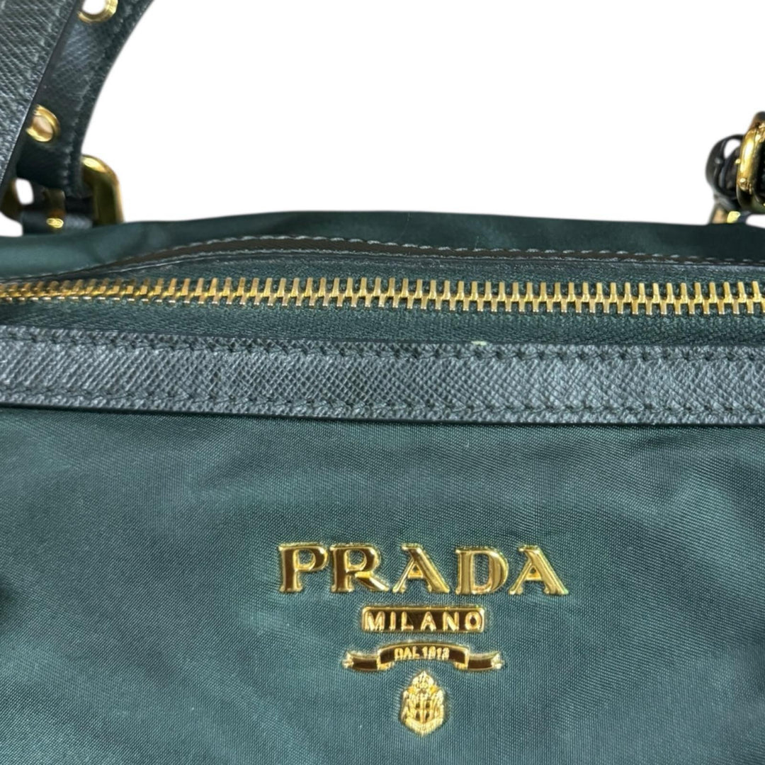 PRADA グリーン ナイロン ビジネスバッグ PRADA プラダ テスート 三角ロゴプレート カーキ シルバー金具