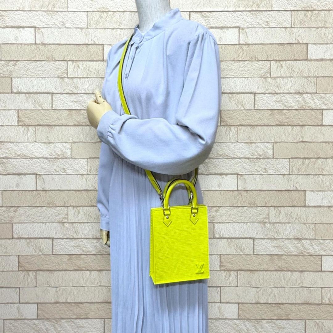 LOUIS VUITTON ルイヴィトン プティットサックプラ エピ ショルダー