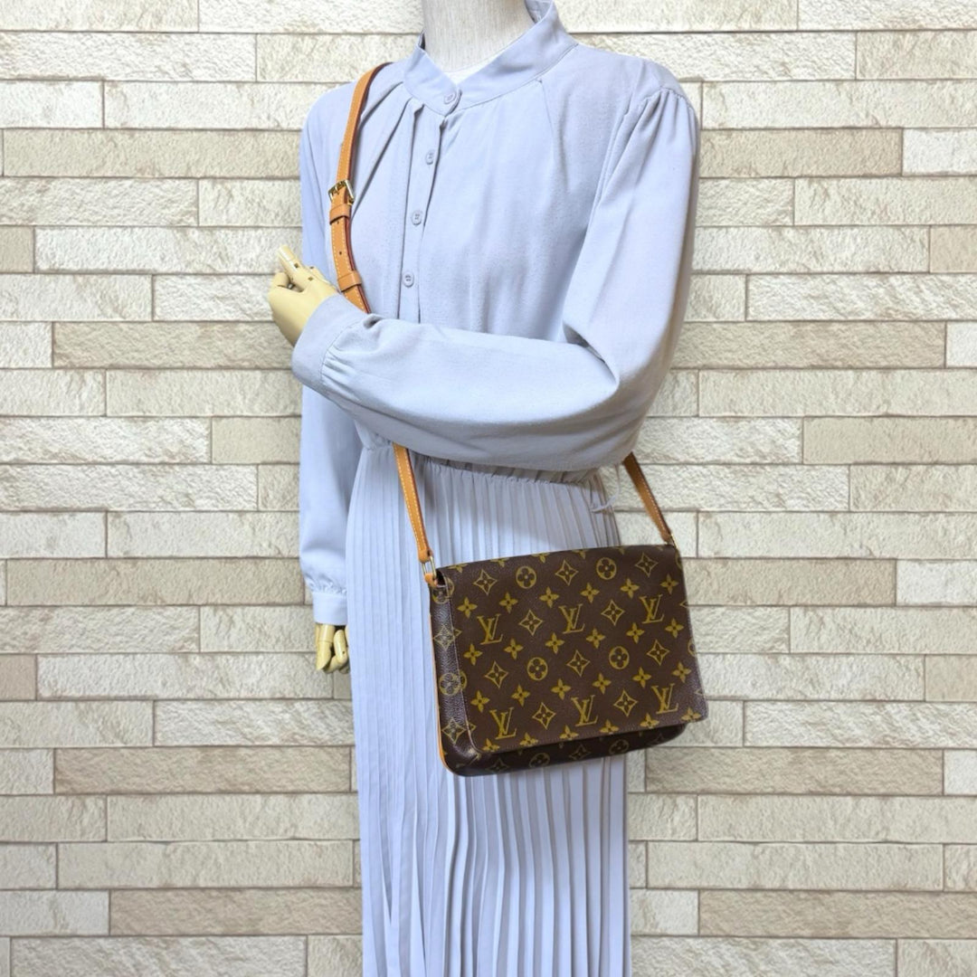LOUIS VUITTON ルイヴィトン ミュゼットタンゴ モノグラム ショルダー