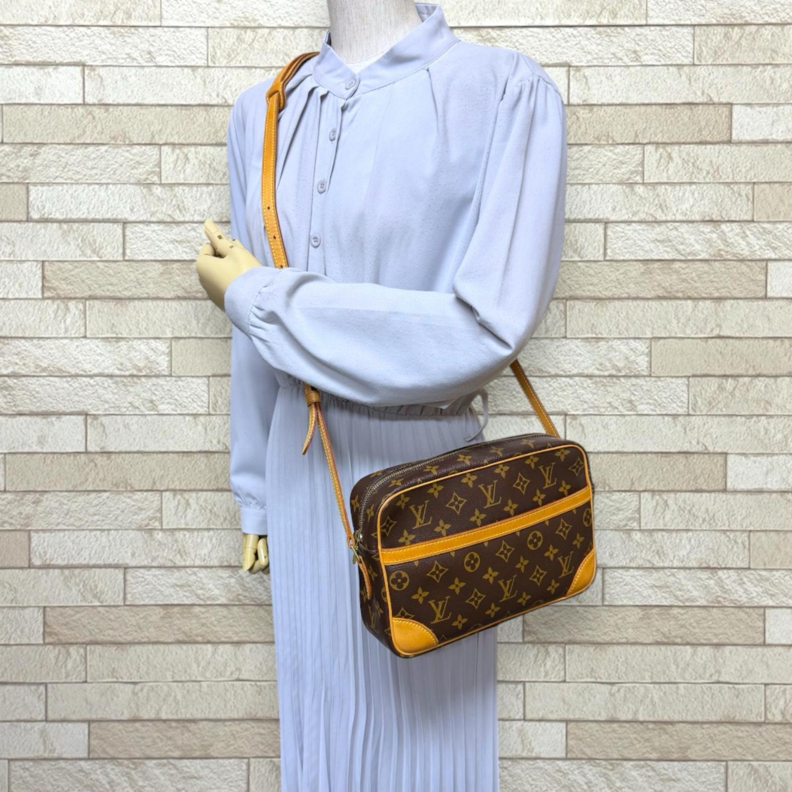LOUIS VUITTON ルイヴィトン トロカデロ27 モノグラム ショルダー LOUIS VUITTON ルイヴィトン トロカデロ27 モノグラム ショルダー