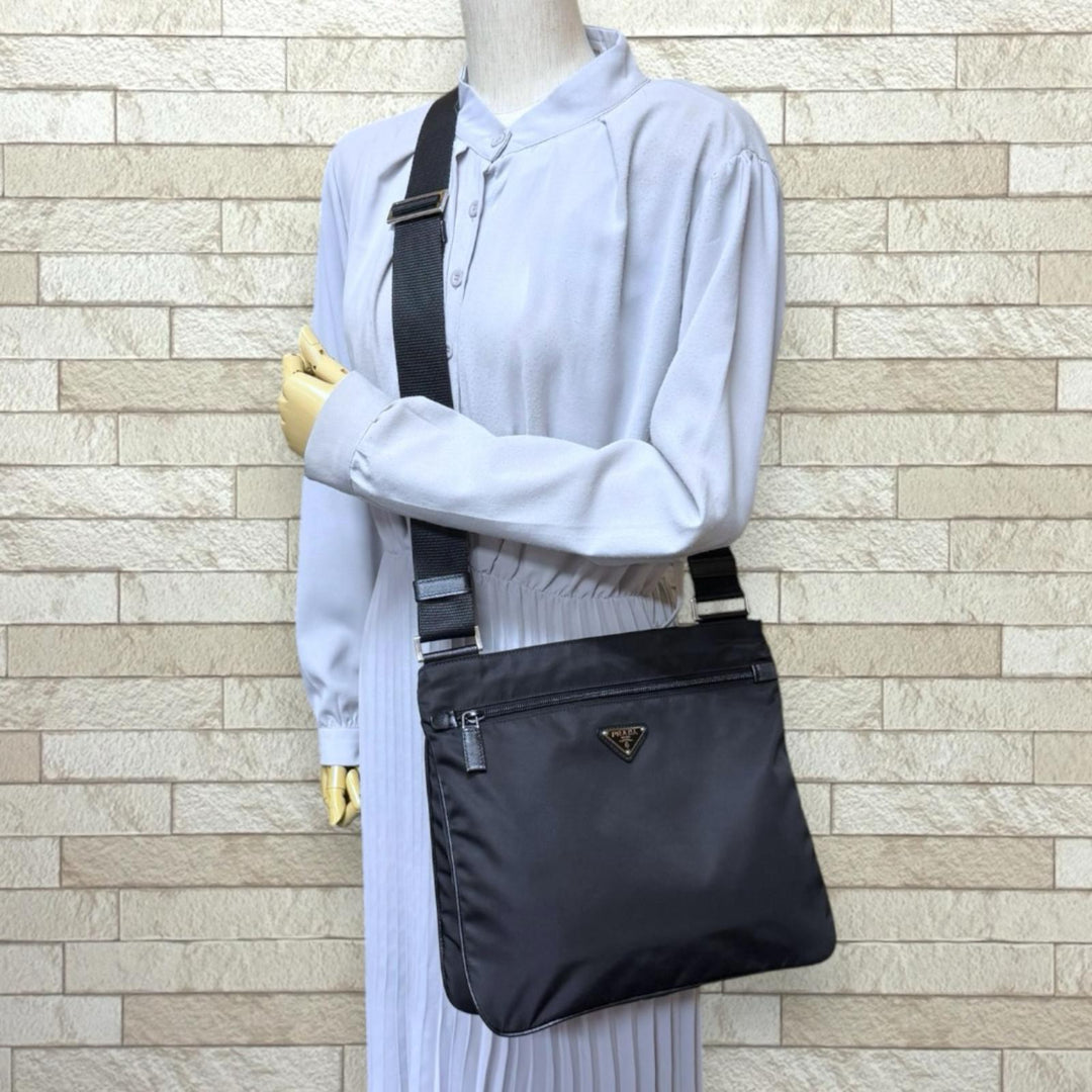 PRADA プラダ ショルダーバッグ ナイロン ブラック レディース 中古