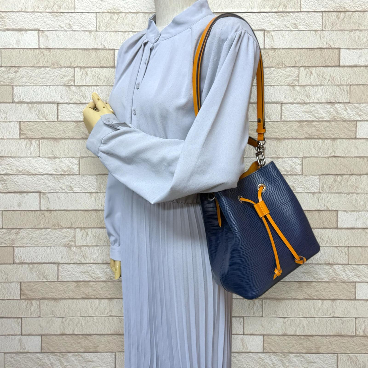 LOUIS VUITTON ルイヴィトン ネオノエBB エピ ショルダーバッグ 