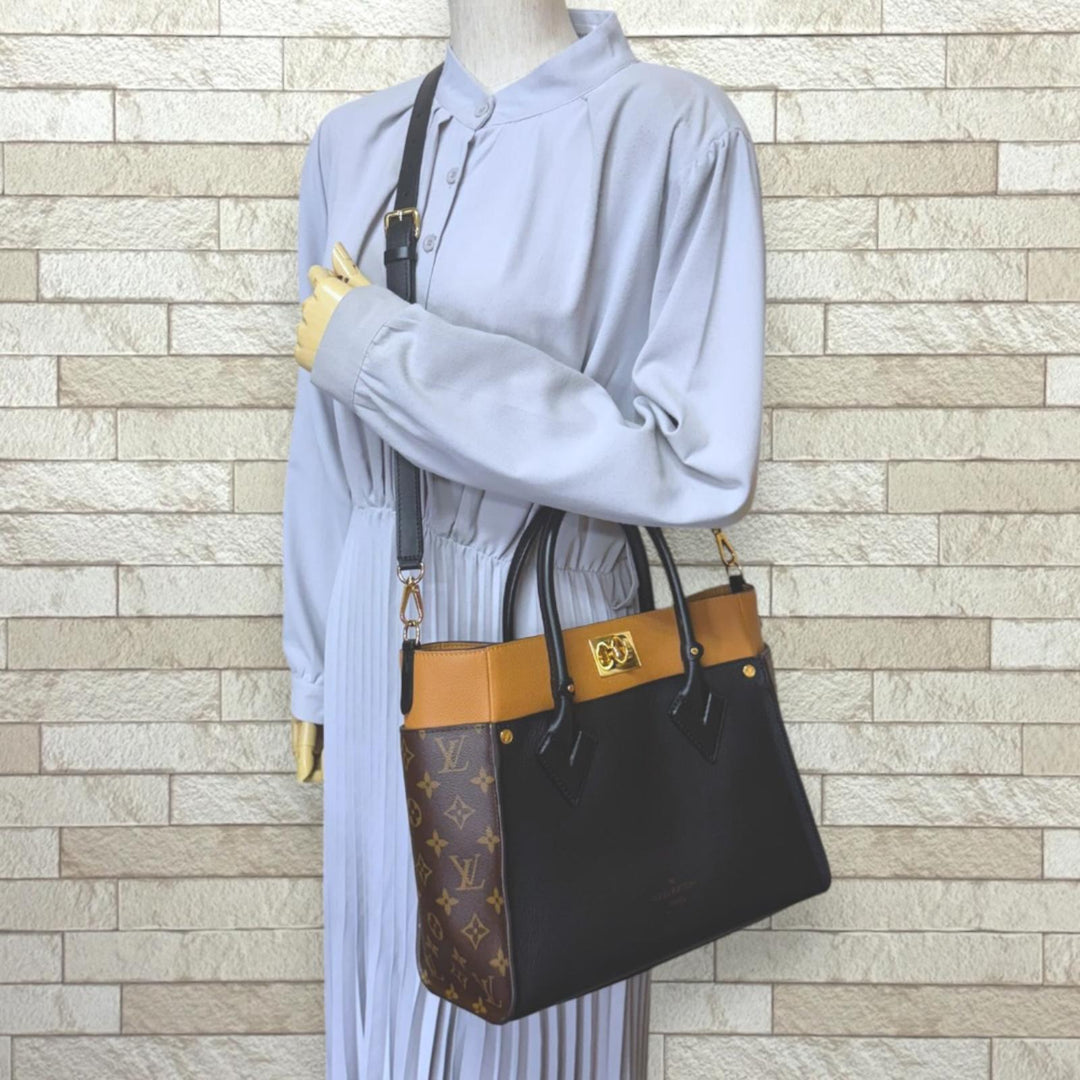 LOUIS VUITTON ルイヴィトン オンマイサイドMM モノグラム ショルダー