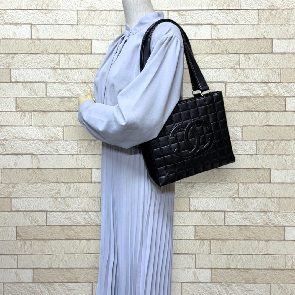CHANEL シャネル チョコバー ショルダーバッグ ラムスキン ブラック