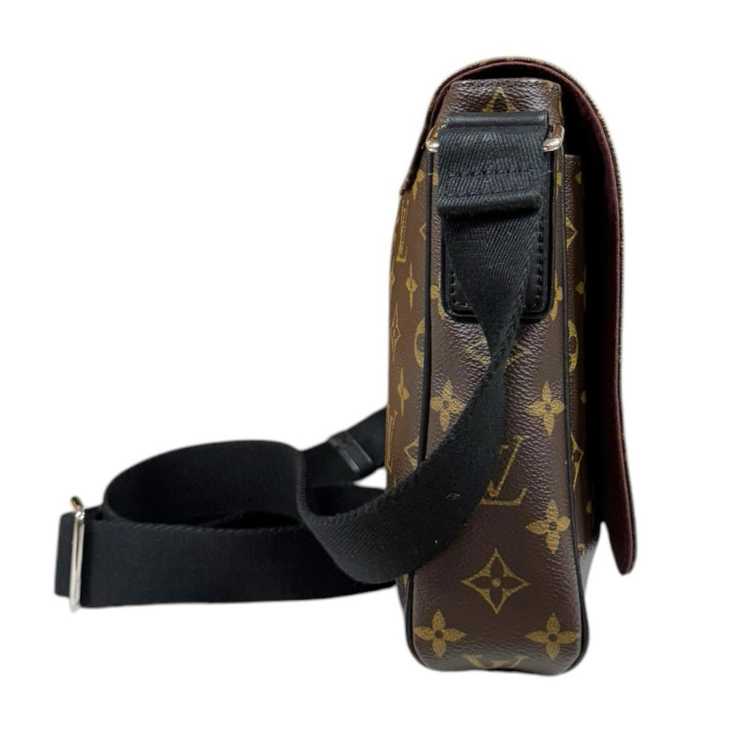 LOUIS VUITTON ルイヴィトン ディストリクトPM モノグラム・マカサー