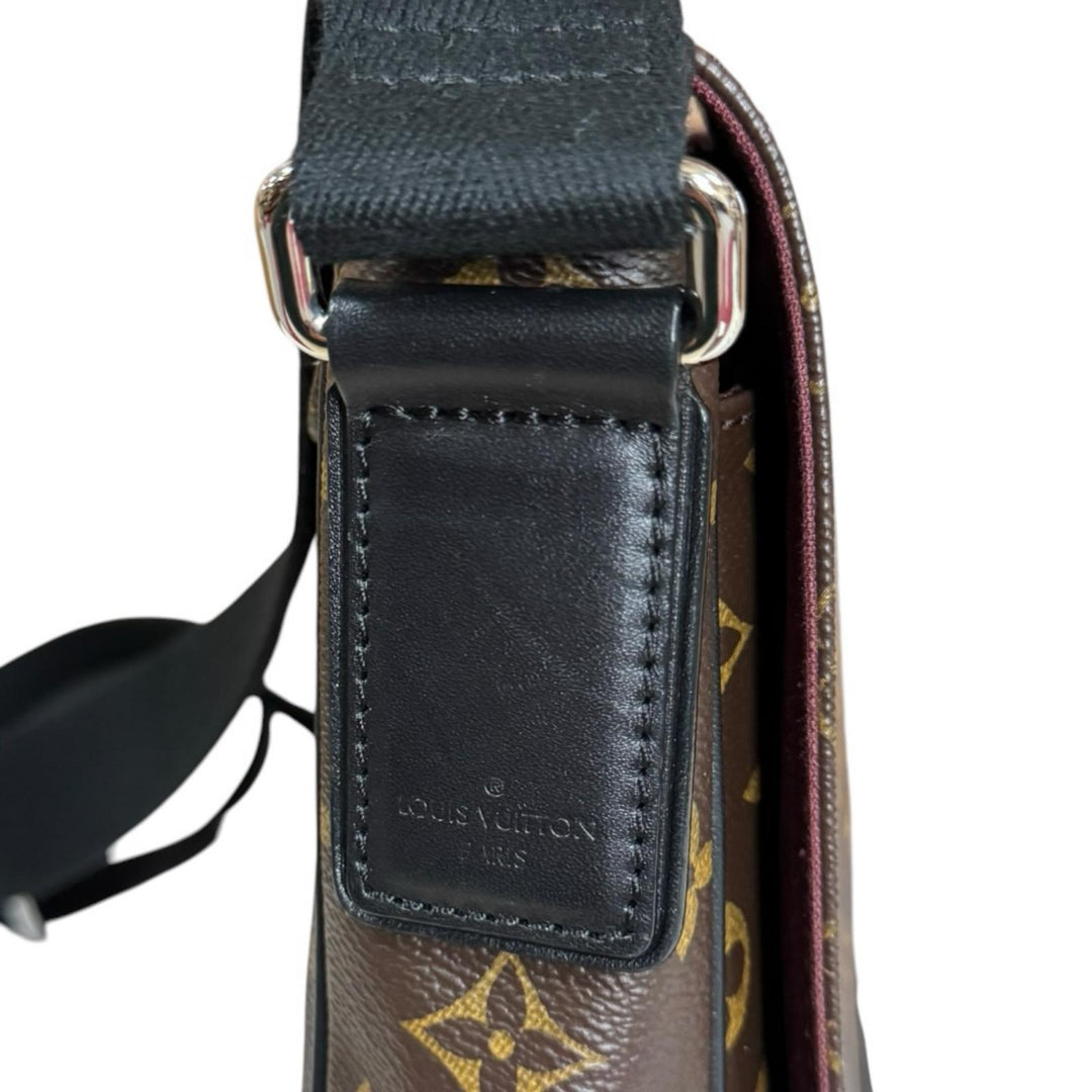 LOUIS VUITTON ルイヴィトン ディストリクトPM モノグラム・マカサー