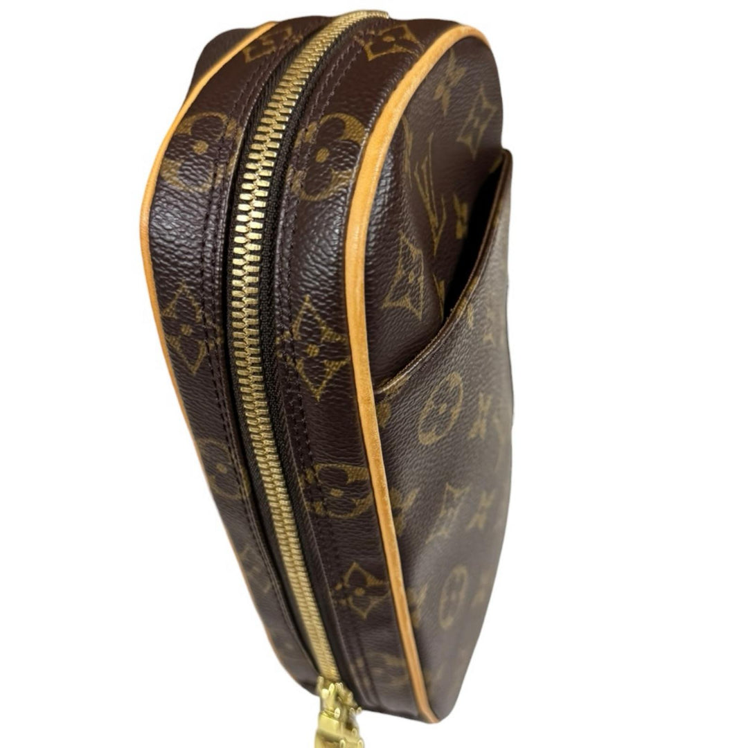 LOUIS VUITTON ルイヴィトン ポシェットガンジュ モノグラム ボディ
