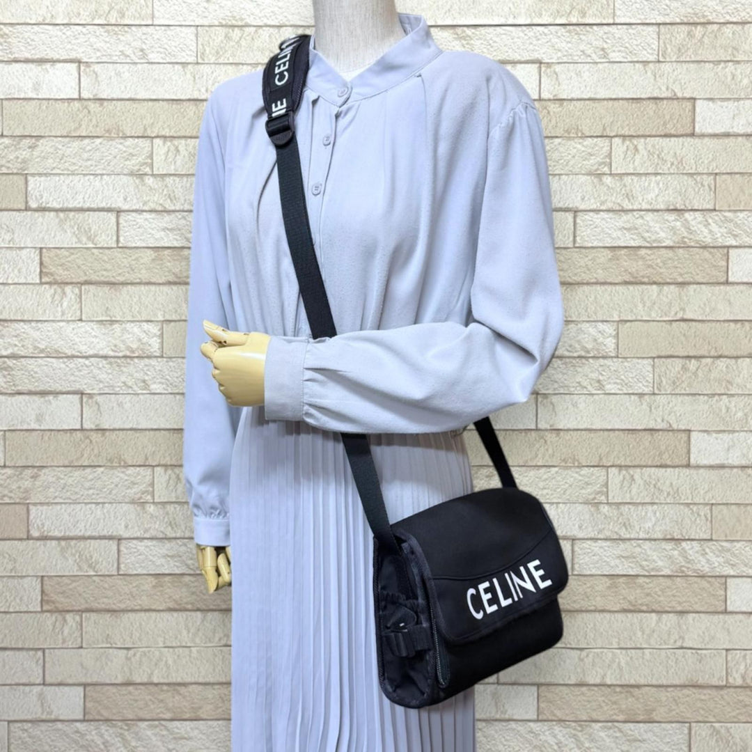 CELINE セリーヌ スモール トレッキング メッセンジャーバッグ