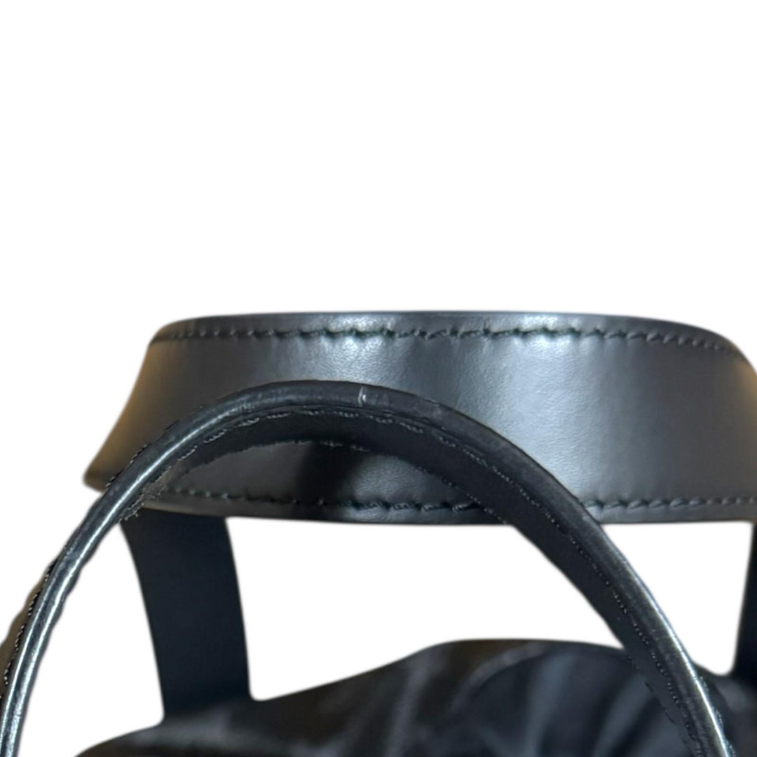 LOUIS VUITTON ルイヴィトン フラグメントコラボ カバ ライト
