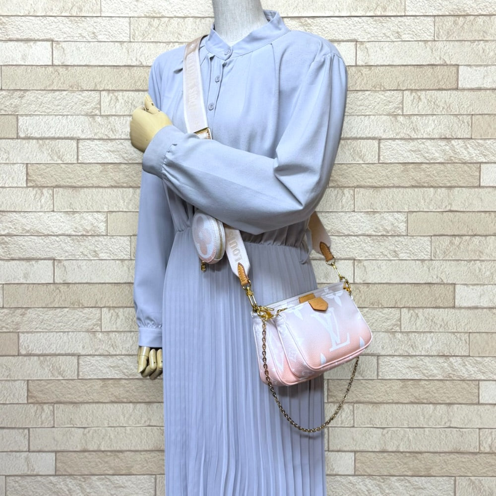 LOUIS VUITTON ルイヴィトン ミュルティ・ポシェット・アクセソワール