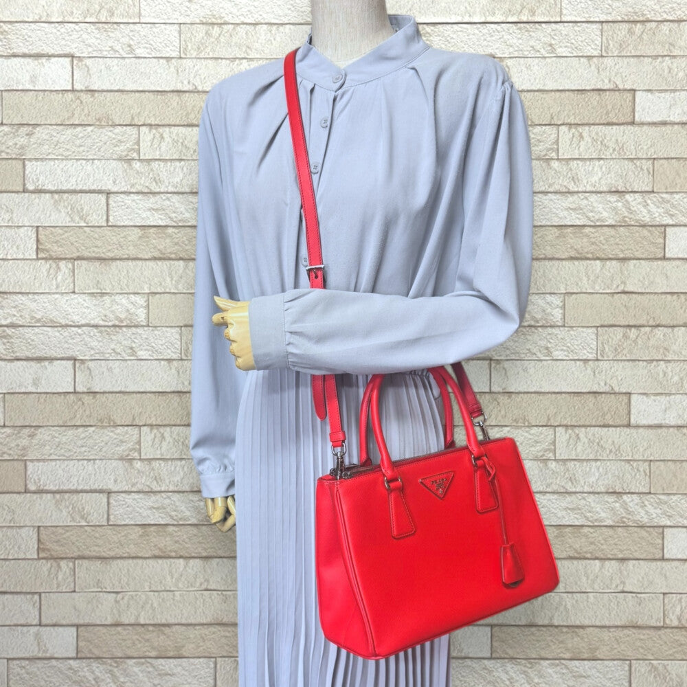 PRADA プラダ サフィアーノ ショルダーバッグ レザー レッド