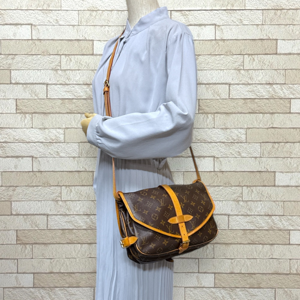 LOUIS VUITTON ルイヴィトン ソミュール30 モノグラム ショルダー LOUIS VUITTON ルイヴィトン ソミュール30 モノグラム ショルダー