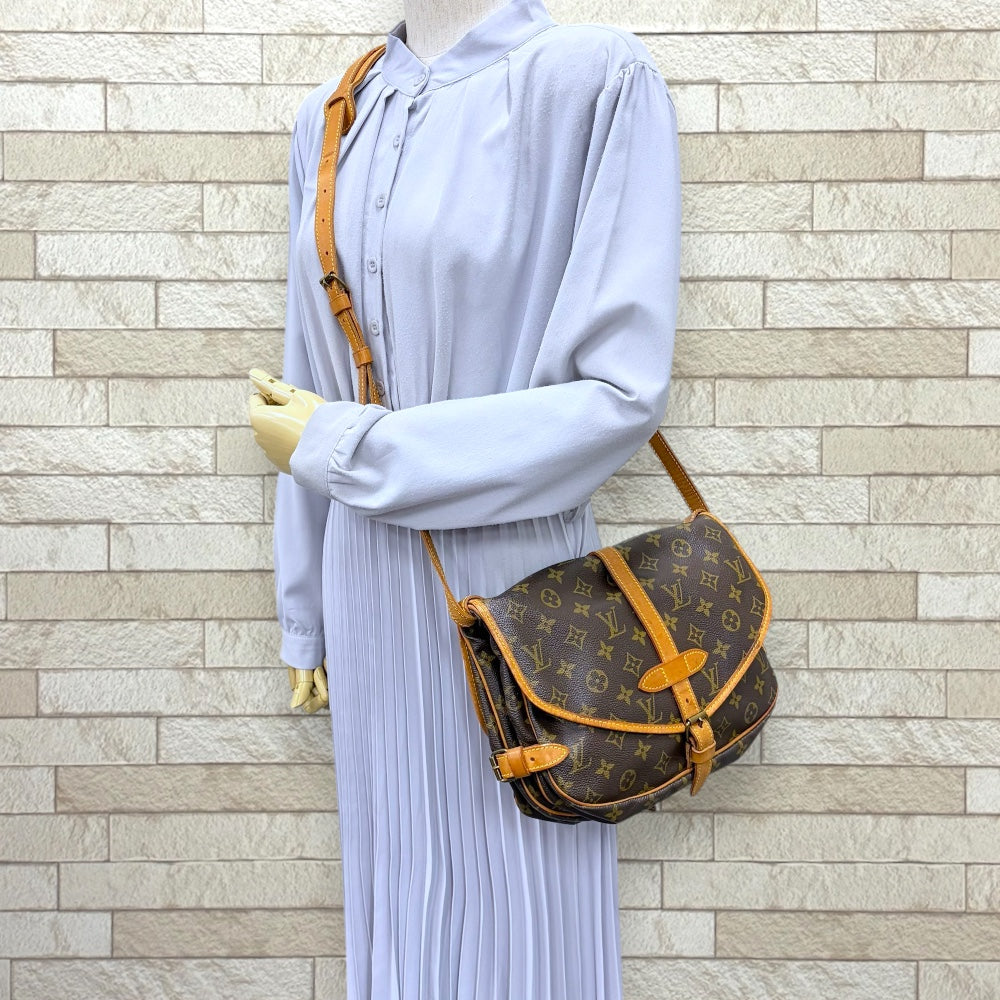 LOUIS VUITTON ルイヴィトン ソミュール30 モノグラム ショルダー