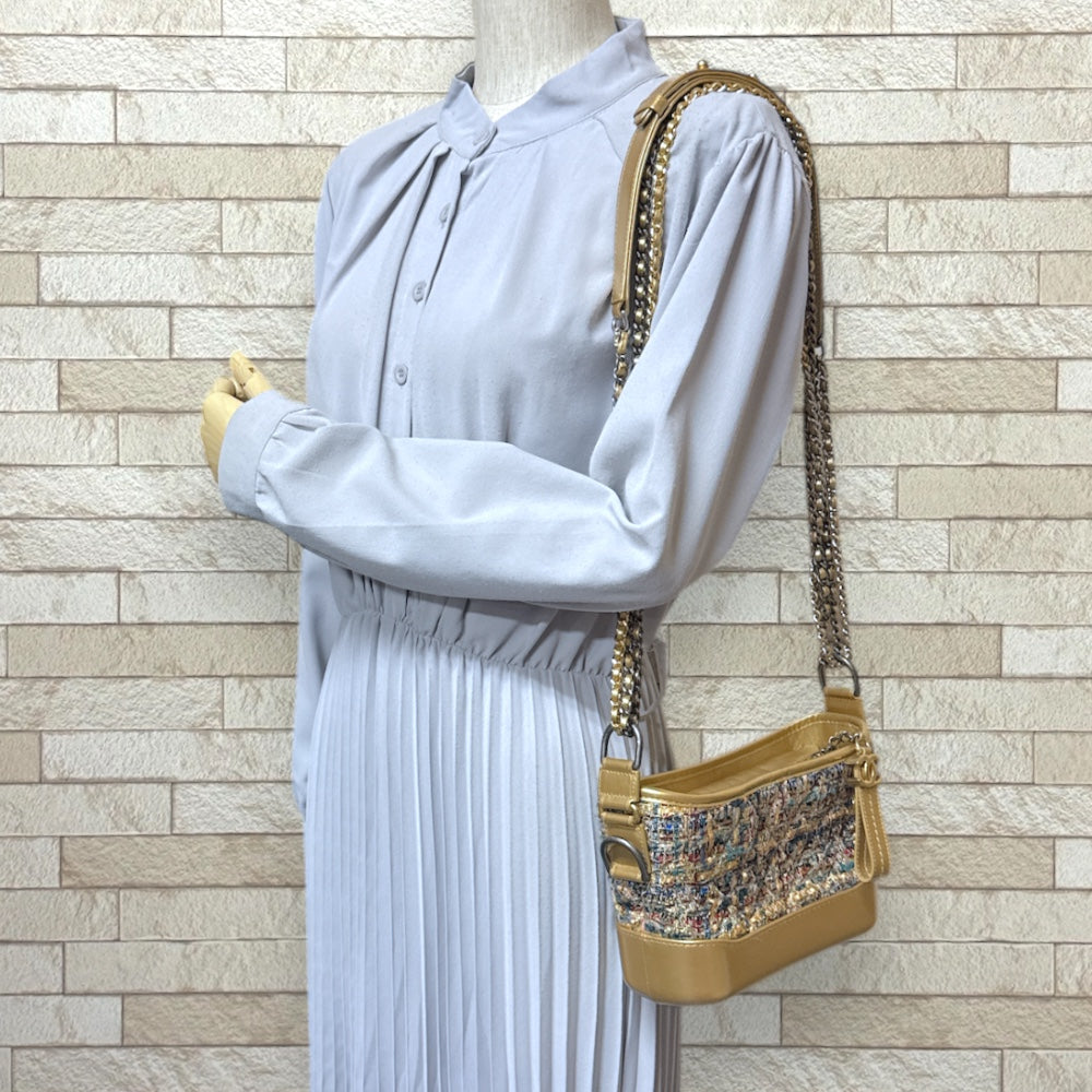 CHANEL シャネル ガブリエル ショルダーバッグ ツイード ゴールド