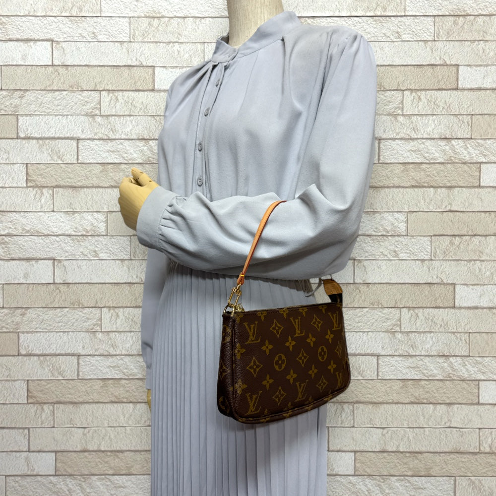 LOUIS VUITTON Louis Vuitton Pochette Accessory Monogram Handbag Monogram Canvas Brown Ladies Used