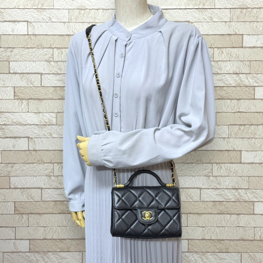 シャネル ミニショルダーバッグ ショルダーバッグ キャビアスキン ブラック レディース CHANEL  中古 CHANEL（シャネル） ミニ マトラッセ チェーン ショルダーバッグ