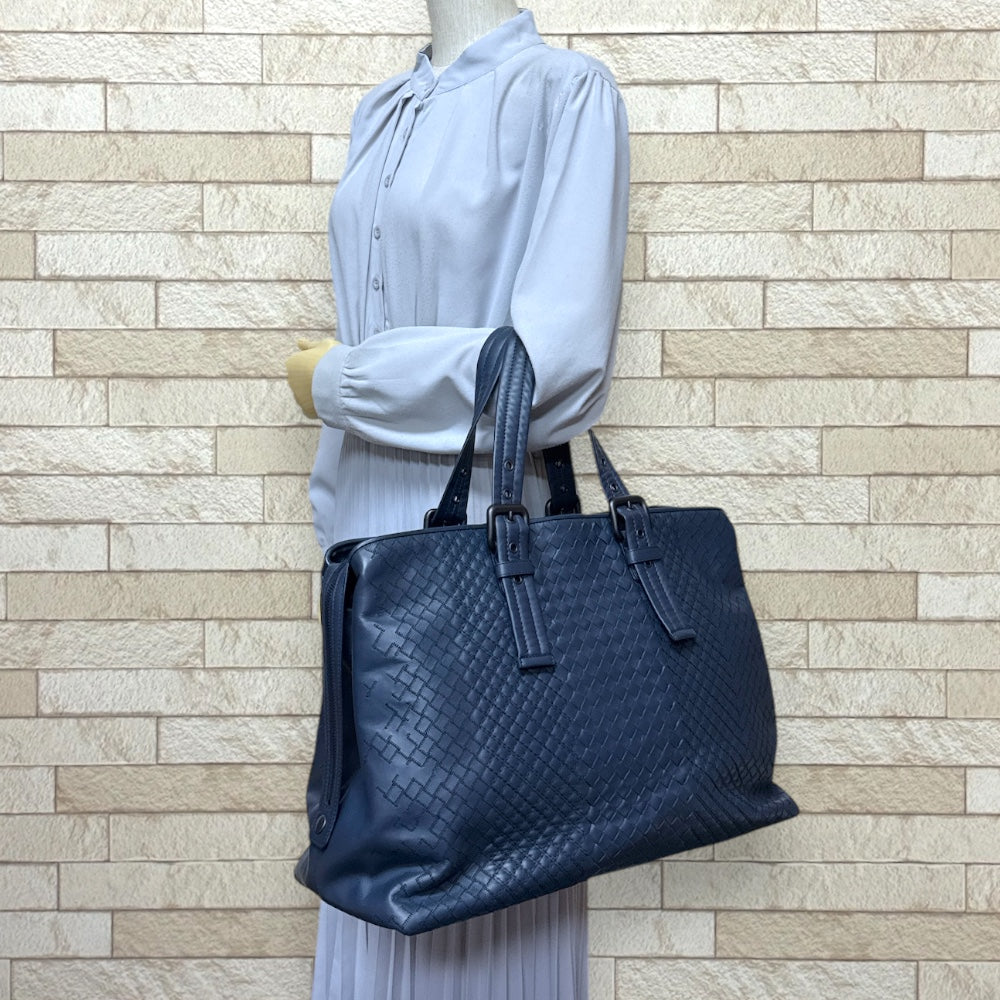 BOTTEGA VENETA ヴォッテガヴェネタネイビートートバッグ