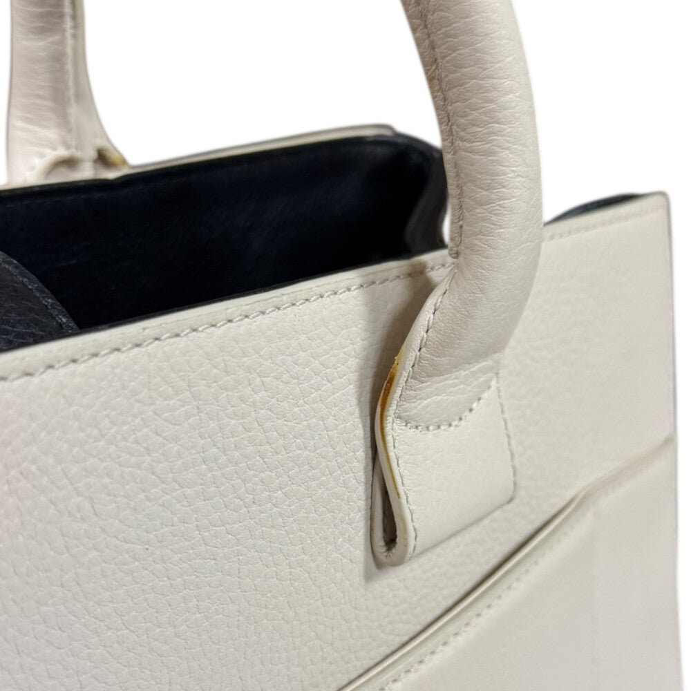 ヒースCHANEL ホワイト エグゼクティブトート バッグ レザー 白 CHANEL