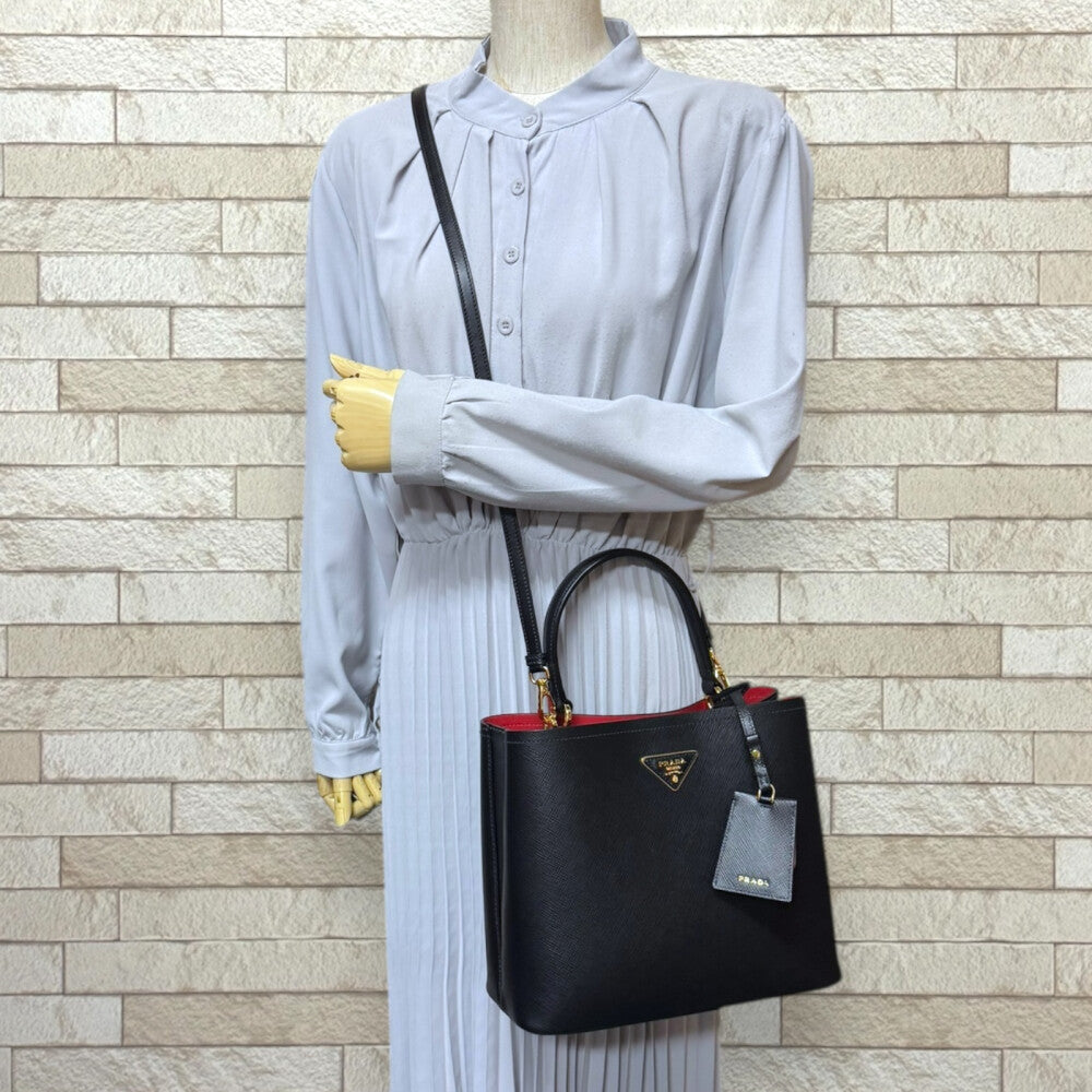 未使用展示級 PRADA プラダ パニエ 2way ショルダーバッグ レザー 黒 PRADA プラダ パニエ サフィアーノ ショルダーバッグ レザー ブラック