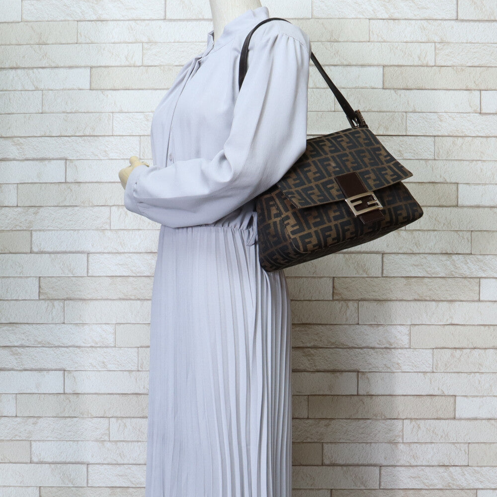 FENDI フェンディ マンマバケット ズッカ ショルダーバッグ