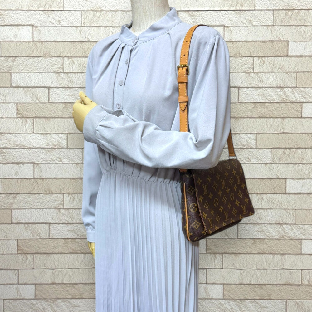 LOUIS VUITTON ルイヴィトン ミュゼットタンゴ ショート モノグラム