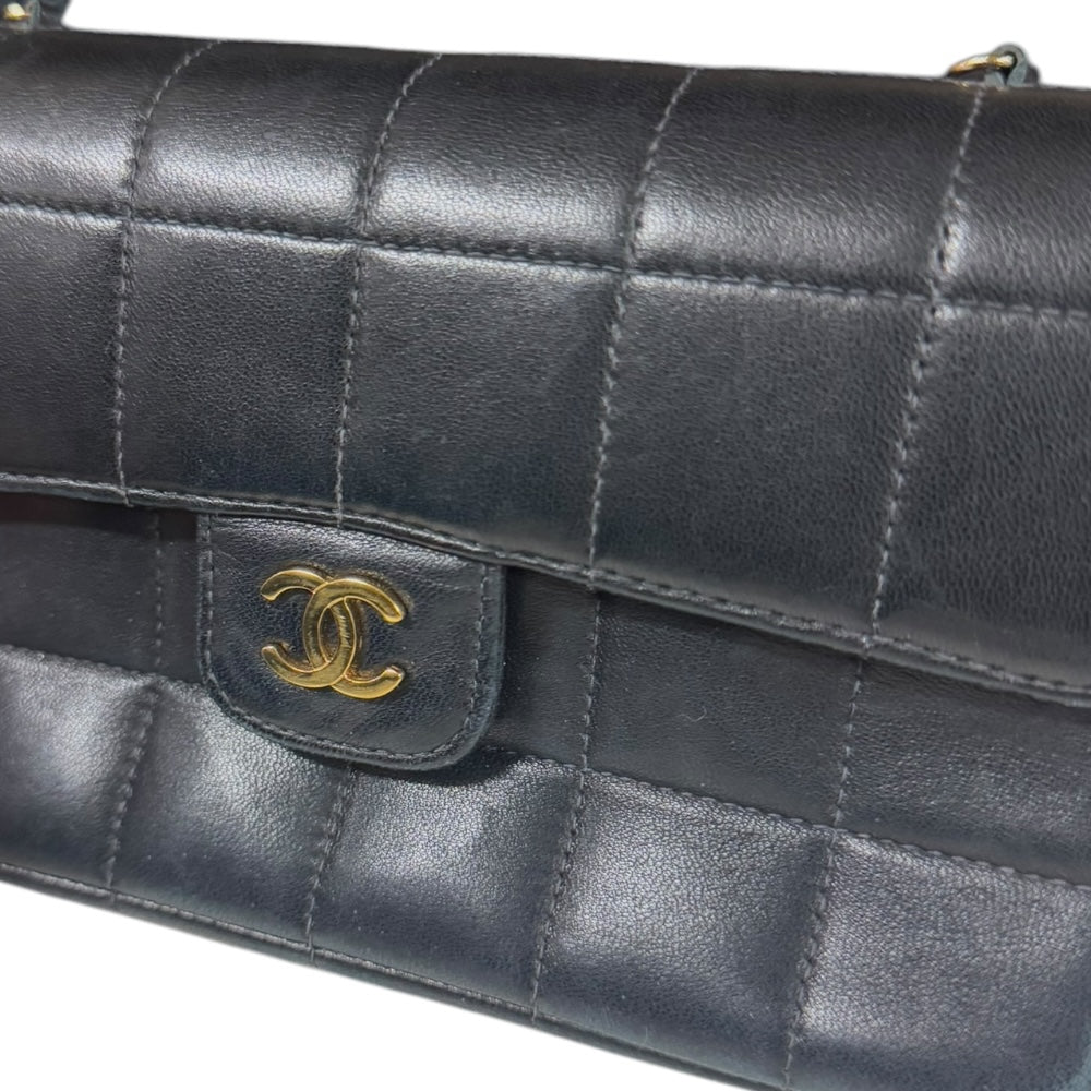 CHANEL シャネル チョコバー カメリア ショルダーバッグ ラムスキン