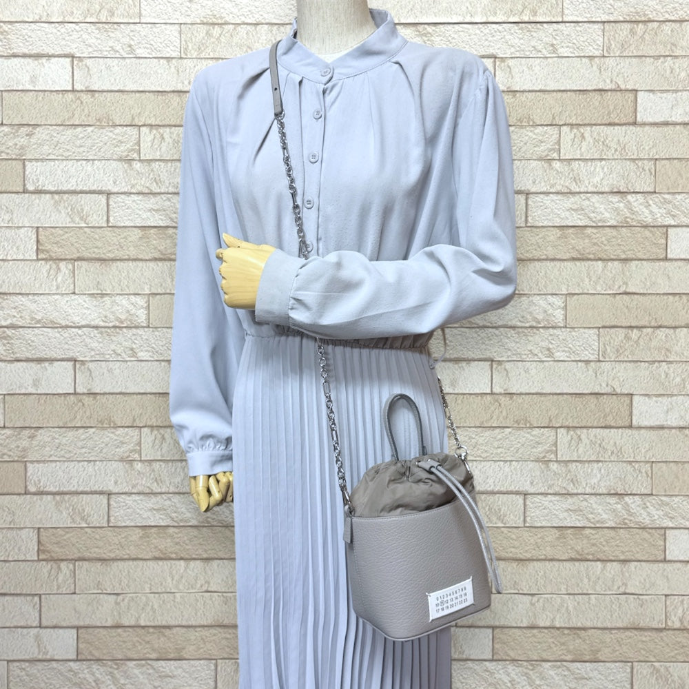 MaisonMargiela メゾンマルジェラ 5AC ロゴパッチバケットバッグ MaisonMargiela メゾンマルジェラ 5AC ロゴパッチバケットバッグ