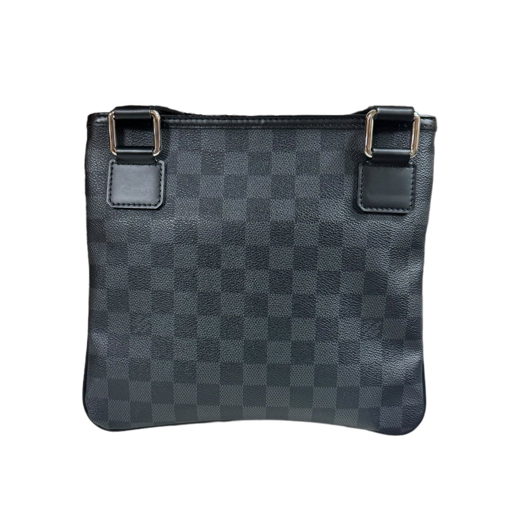 LOUIS VUITTON ルイヴィトン トマス ダミエグラフィット ショルダーバッグ ダミエグラフィットキャンバス ブラック メンズ 中古 –  【公式】リサイクルキング オンラインショップ