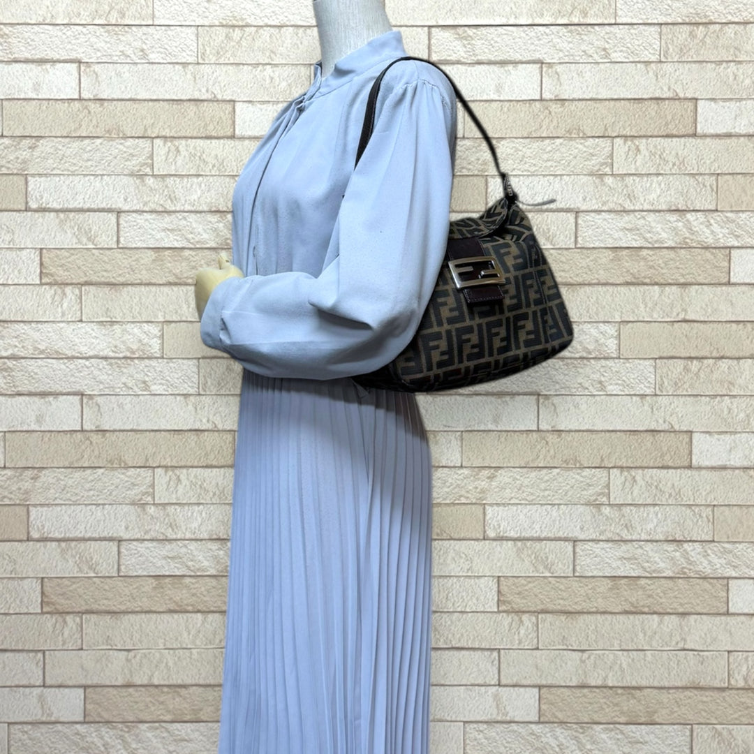 FENDI フェンディ ズッカ ショルダーバッグ ナイロンジャガード