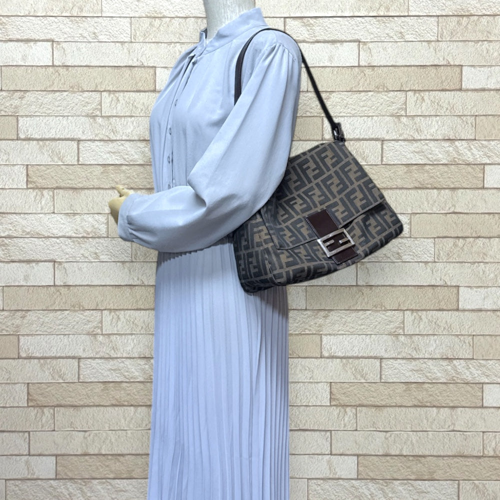 FENDI フェンディ マンマバケット ズッカ ショルダーバッグ キャンバス