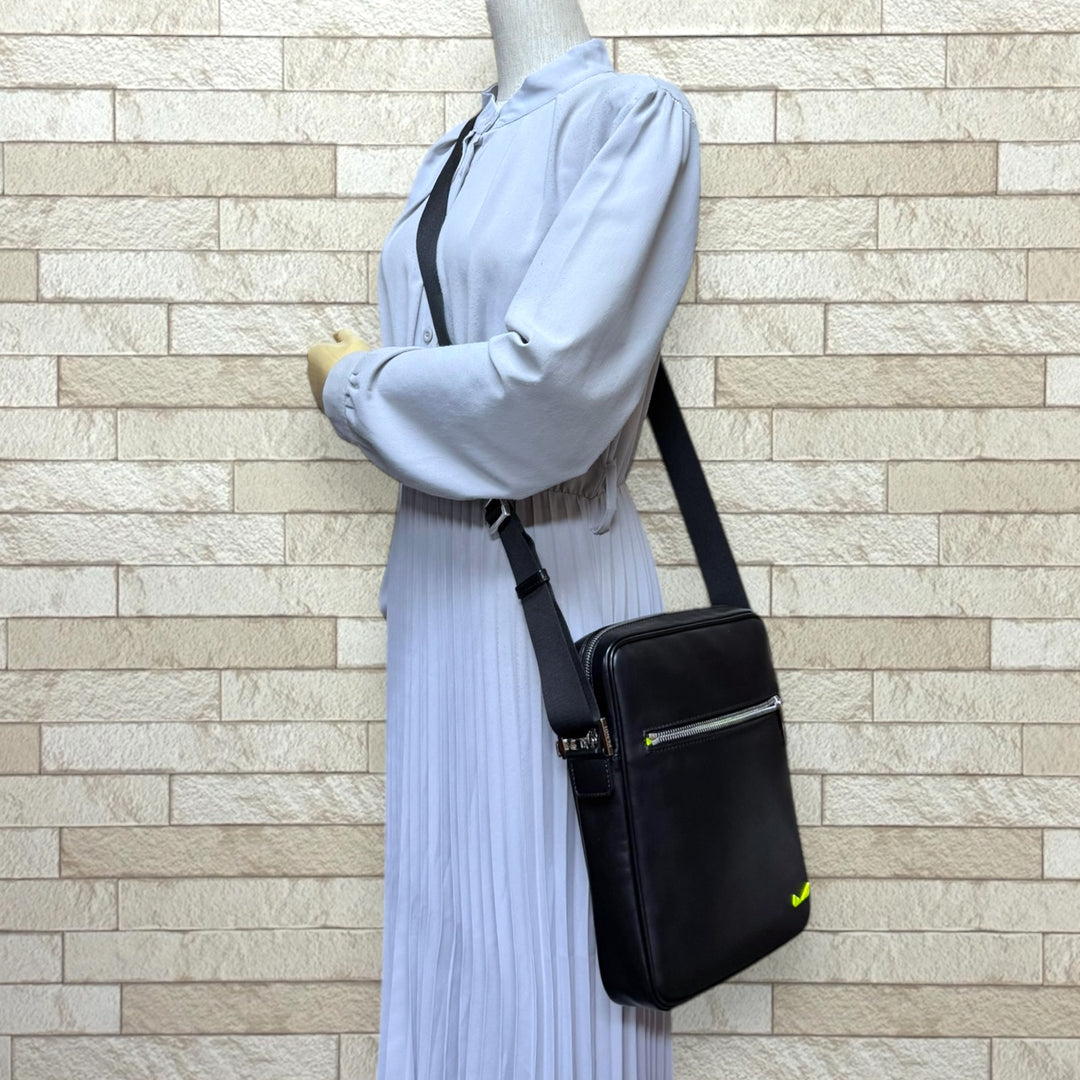 FENDI フェンディ バッグバグズ ショルダーバッグ レザー ブラック