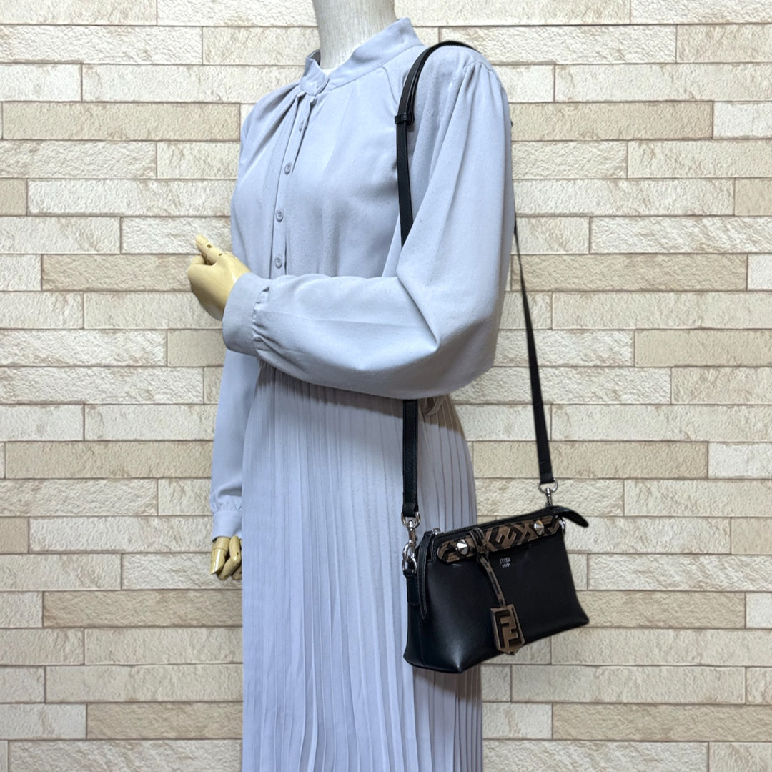 FENDI フェンディ バイザウェイミニ ショルダーバッグ レザー ブラック