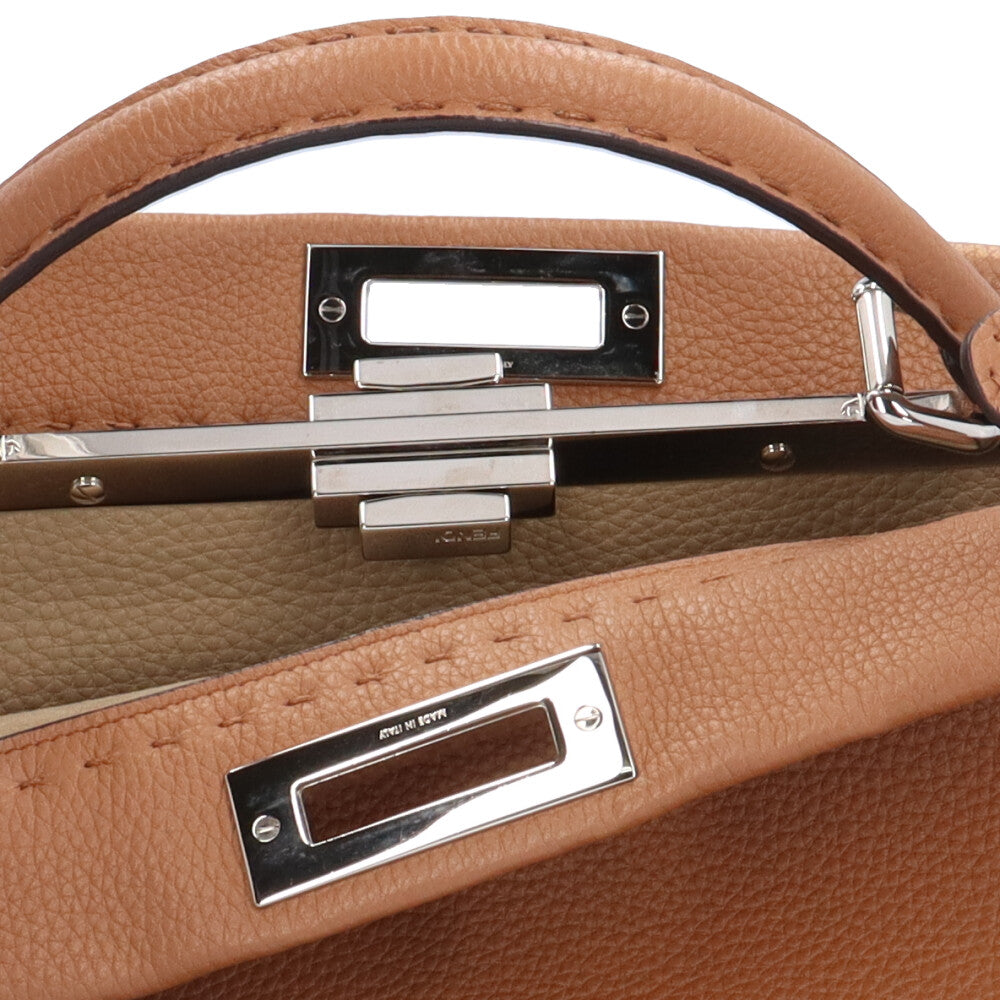 FENDI フェンディ ピーカブー セレリア ショルダーバッグ レザー