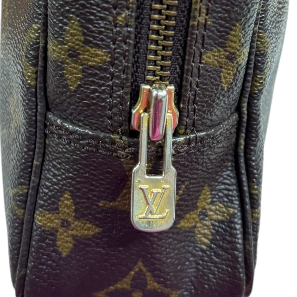 LOUIS VUITTON ルイヴィトン トゥルーストワレット23 モノグラム ポーチ モノグラムキャンバス レディース 中古 –  【公式】リサイクルキング オンラインショップ