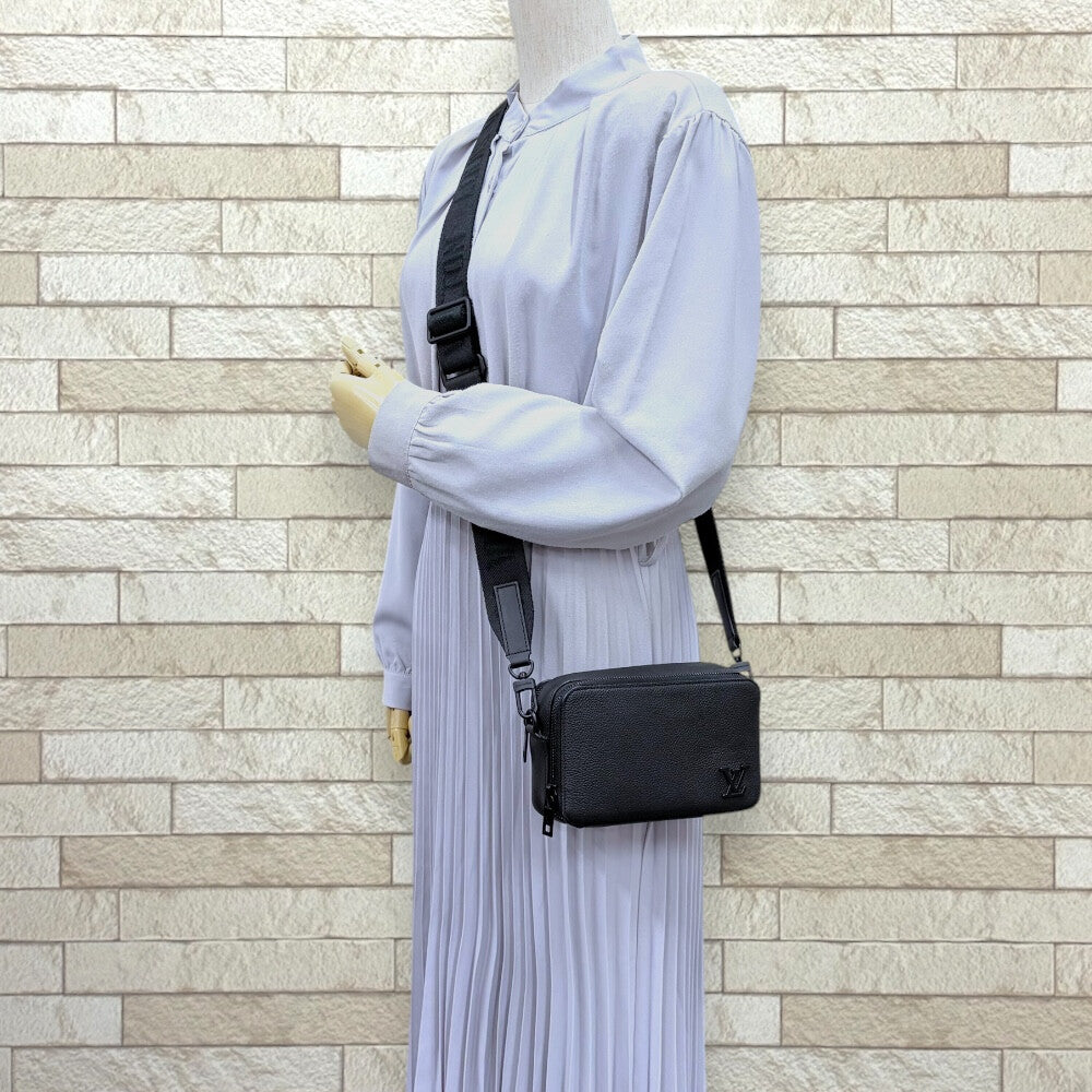 LOUIS VUITTON ルイヴィトン アルファウェアラブルウォレット