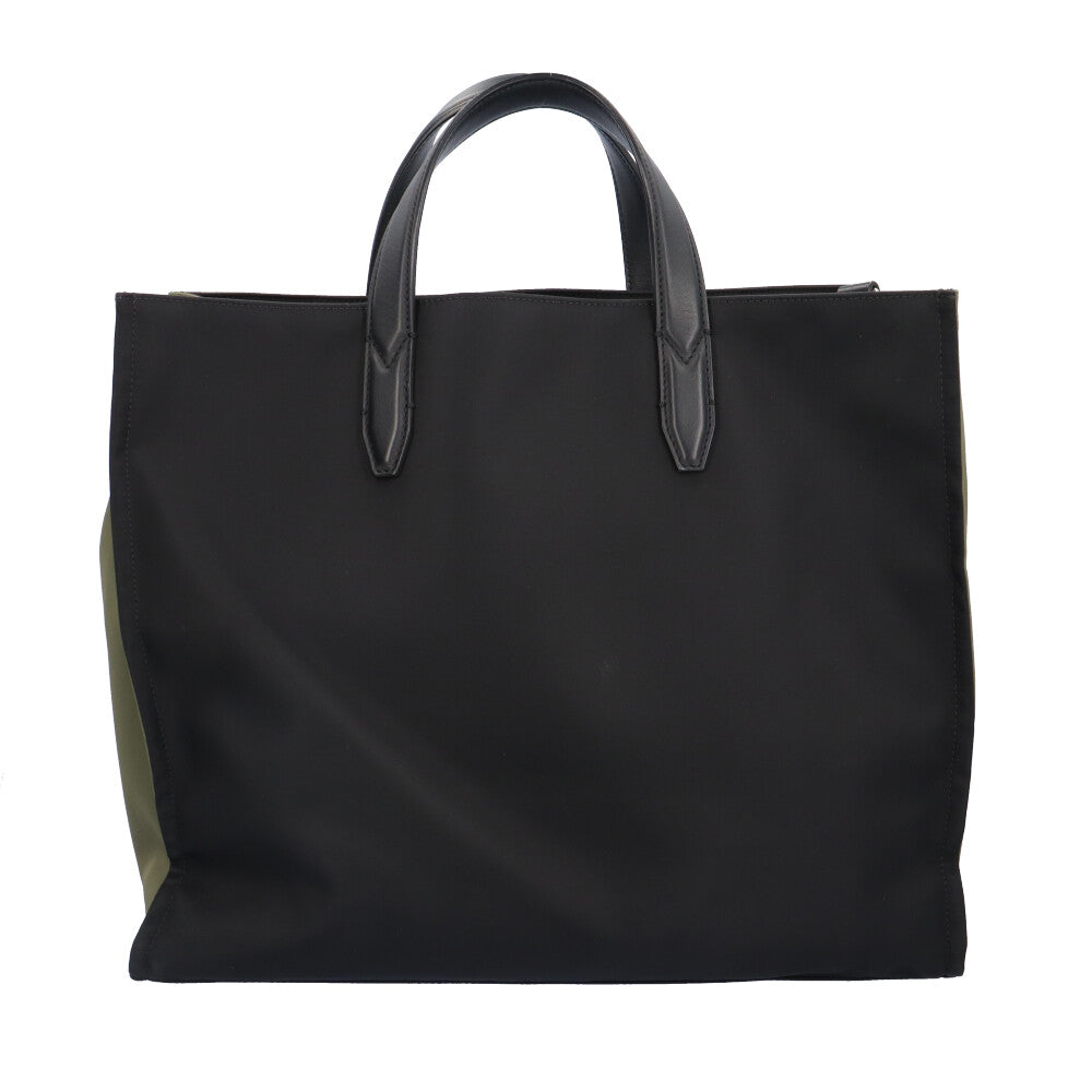 フェンディ ショルダーバッグ フェンディ ナイロンキャンパス 7VA390