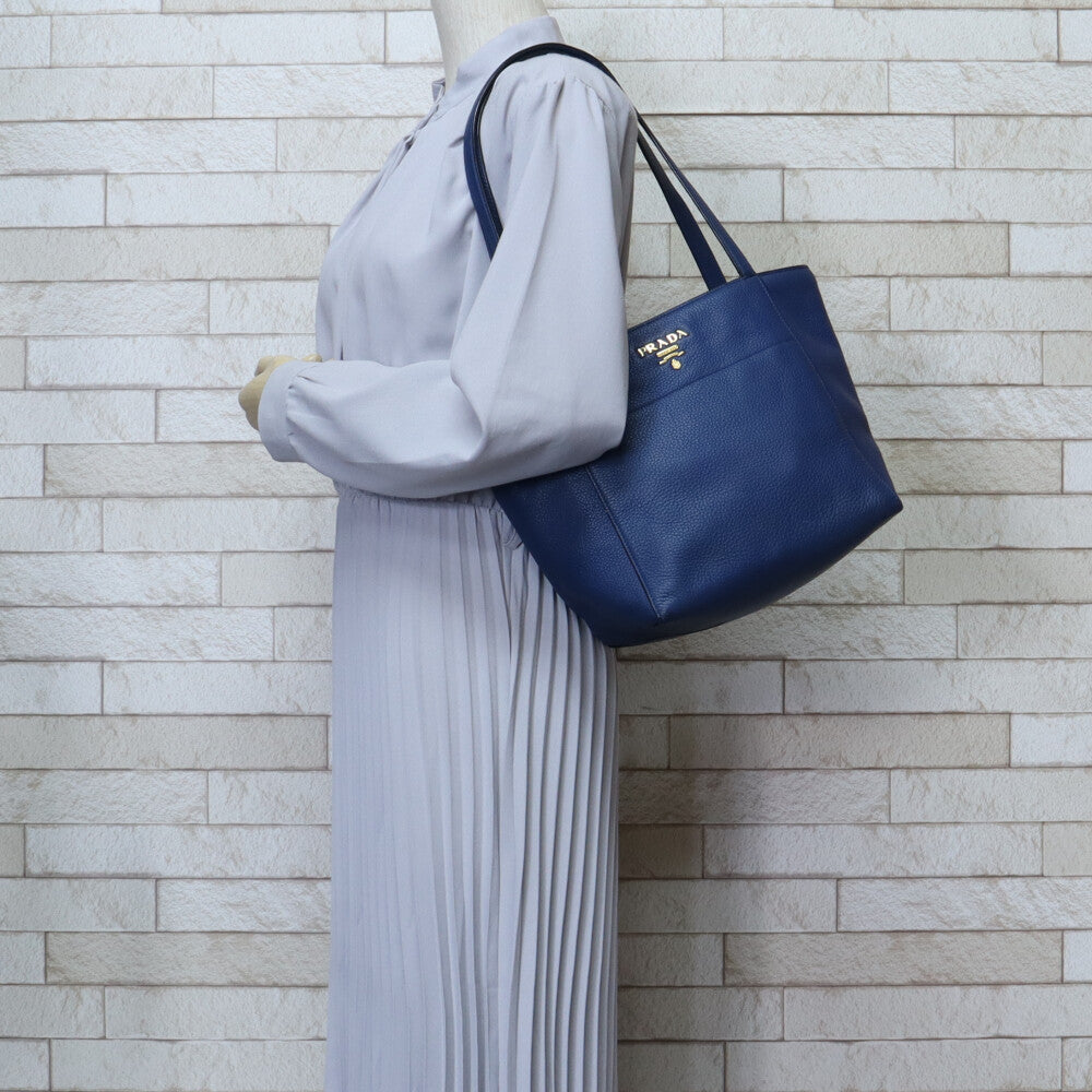 プラダ トートバッグ サフィアーノレザー×ナイロン A4可 肩掛け ネイビー プラダ トートバッグ サフィアーノレザー×ナイロン A4可 肩掛け ネイビー