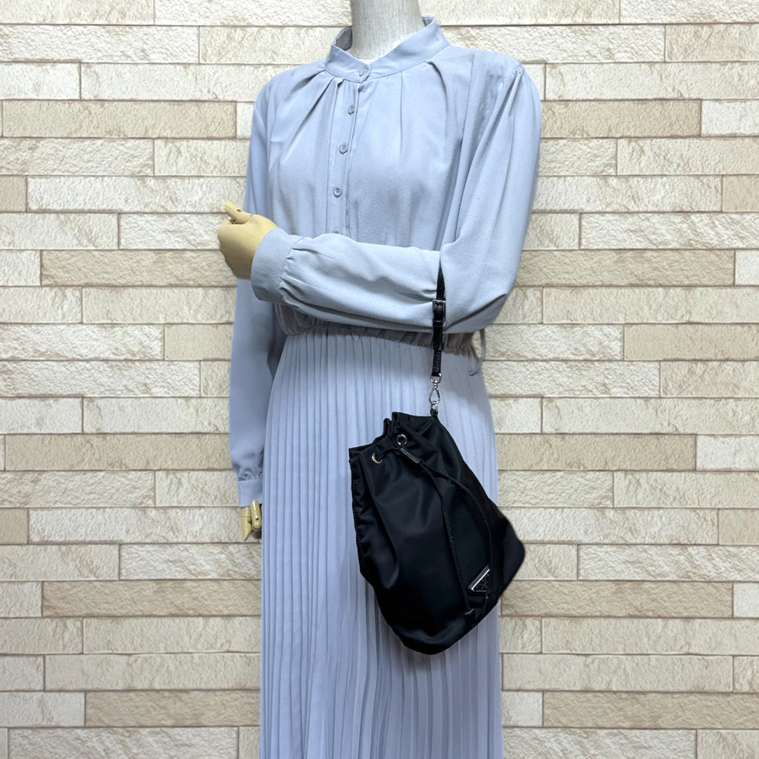 PRADA プラダ ドローストリングポーチ ポーチ リナイロン ユニセックス