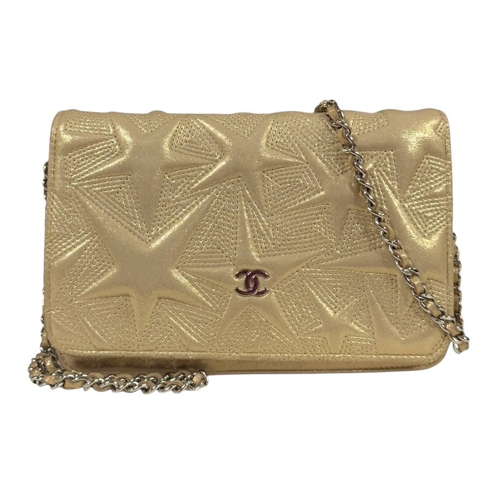 美品 シャネル スターエンボス レザー ゴールド 長財布 0074【中古】CHANEL CHANEL - 美品 シャネル スターエンボス レザー ゴールド 長財布 0074
