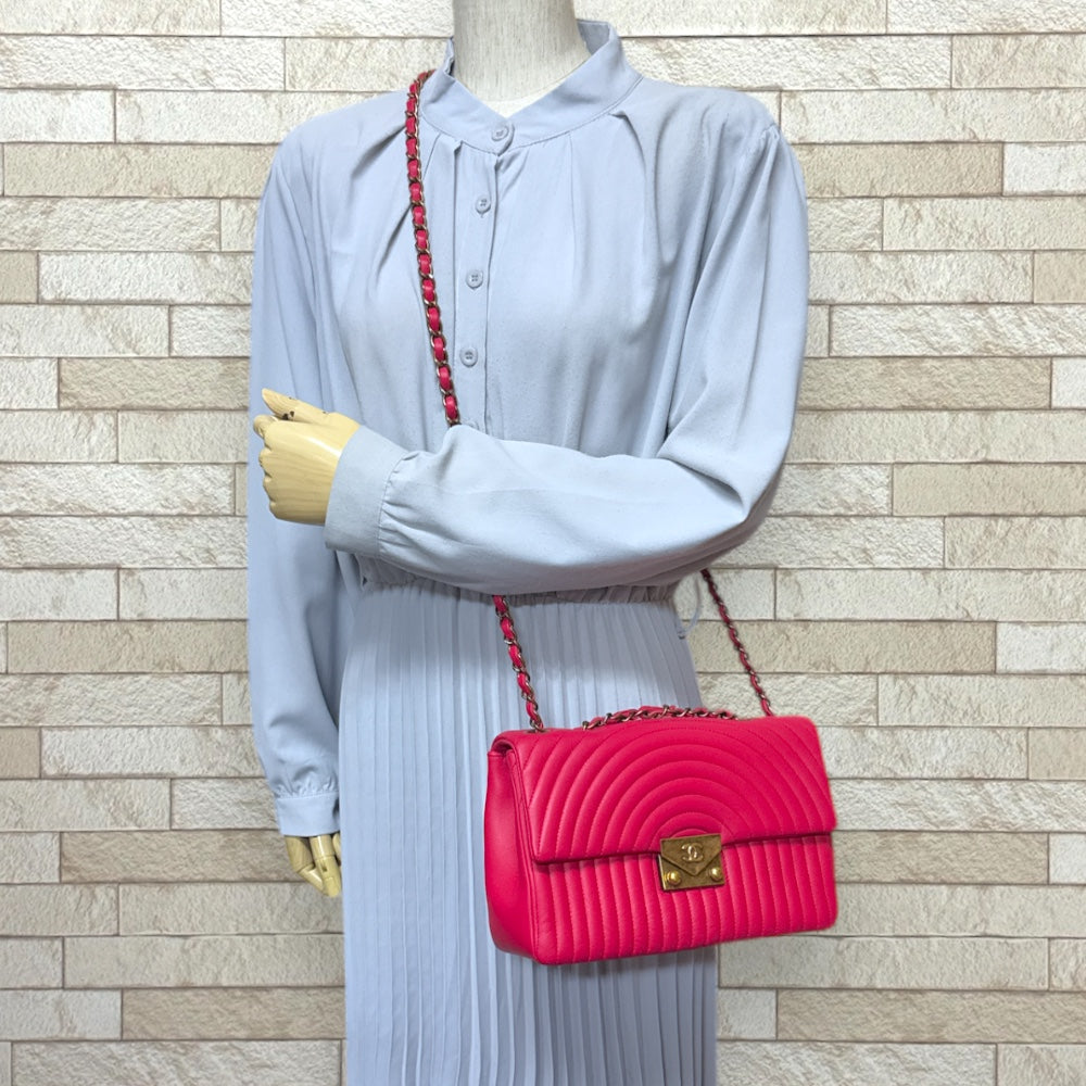 CHANEL シャネル デザインステッチ ショルダーバッグ ラムスキン